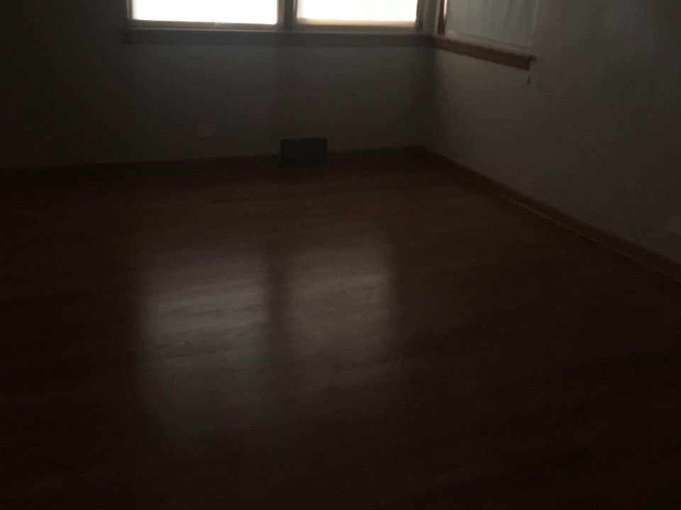 1st image of 133 E Madison St