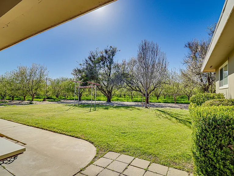 22157 Brimhall Rd — Photo 18