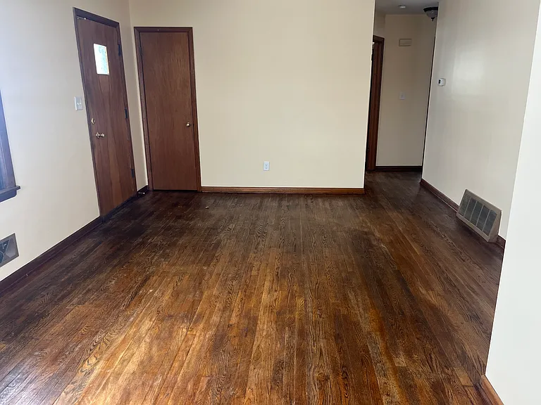 3208 Scottwood Rd — Photo 2