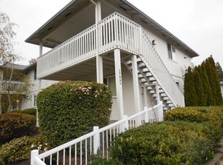 2080 NE Fairview Ave APT C, Grants Pass, OR 97526