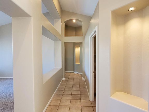 2nd image of 613 W Raven Dr