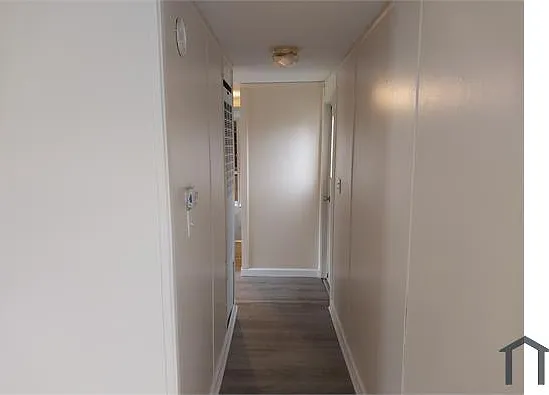 2 bed, $900 — Photo 2