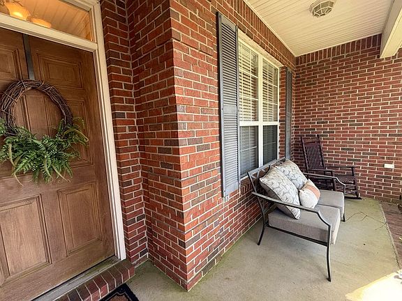 3rd image of 4410 Windlake Dr
