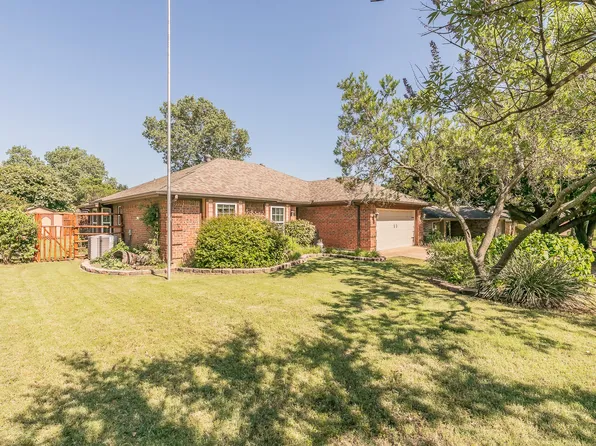 7708 Miracle Ln, North Richland Hills, TX 76182