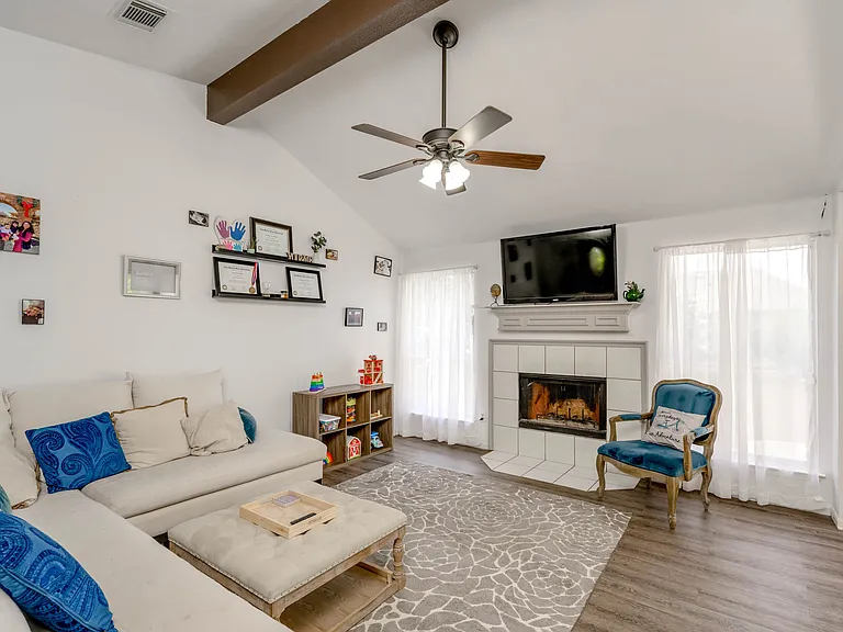 3625 Hawk Ridge St — Photo 8