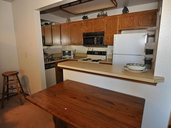 4th image of 304 McBride St #11