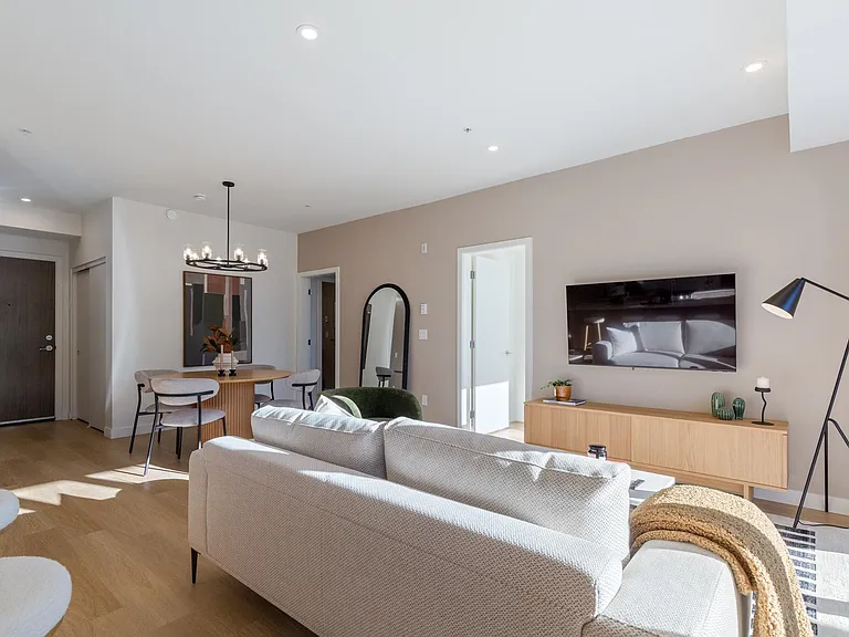 32110 Hillcrest Ave #205 — Photo 16