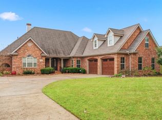 2709 Rue Calais Dr, Lake Charles, LA 70605