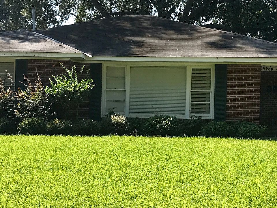 Newly remodeled 3 br home