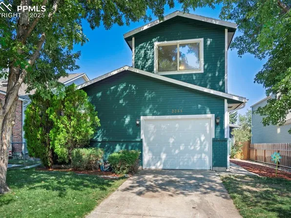 2285 Calistoga Dr, Colorado Springs, CO 80915