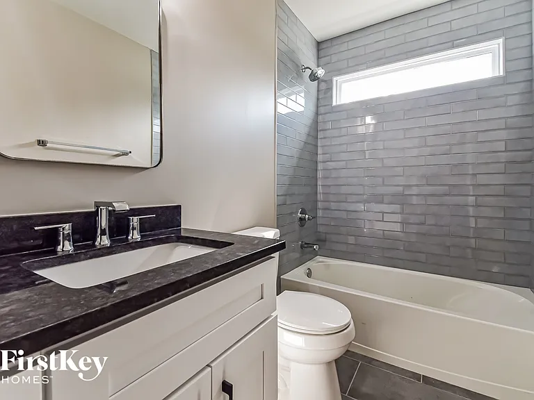 573 Middle St SW — Photo 10