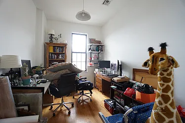 Rented by Rennit Inc.