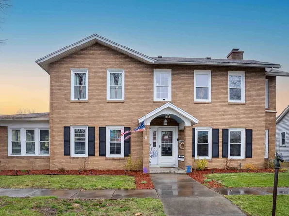 512 Market St, Henry, IL 61537