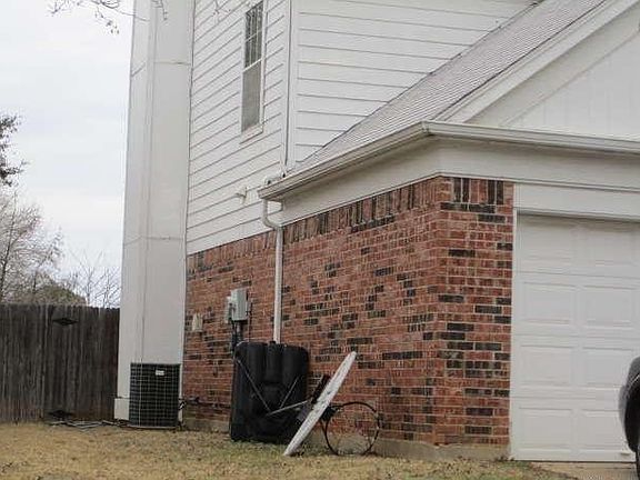 3rd image of 2700 Creekwood Ln
