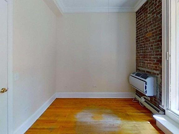 4th image of 692 10th Ave #C2