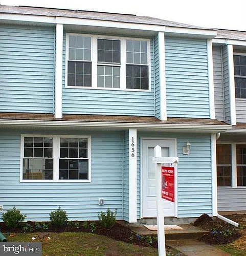 1656 Woodtree Ct E Photo 1