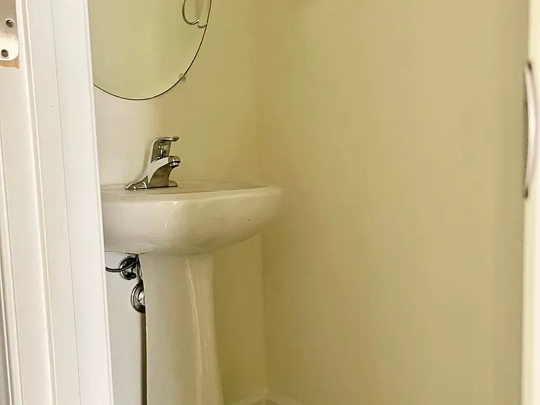 948 Brentwood Park Ln — Photo 26