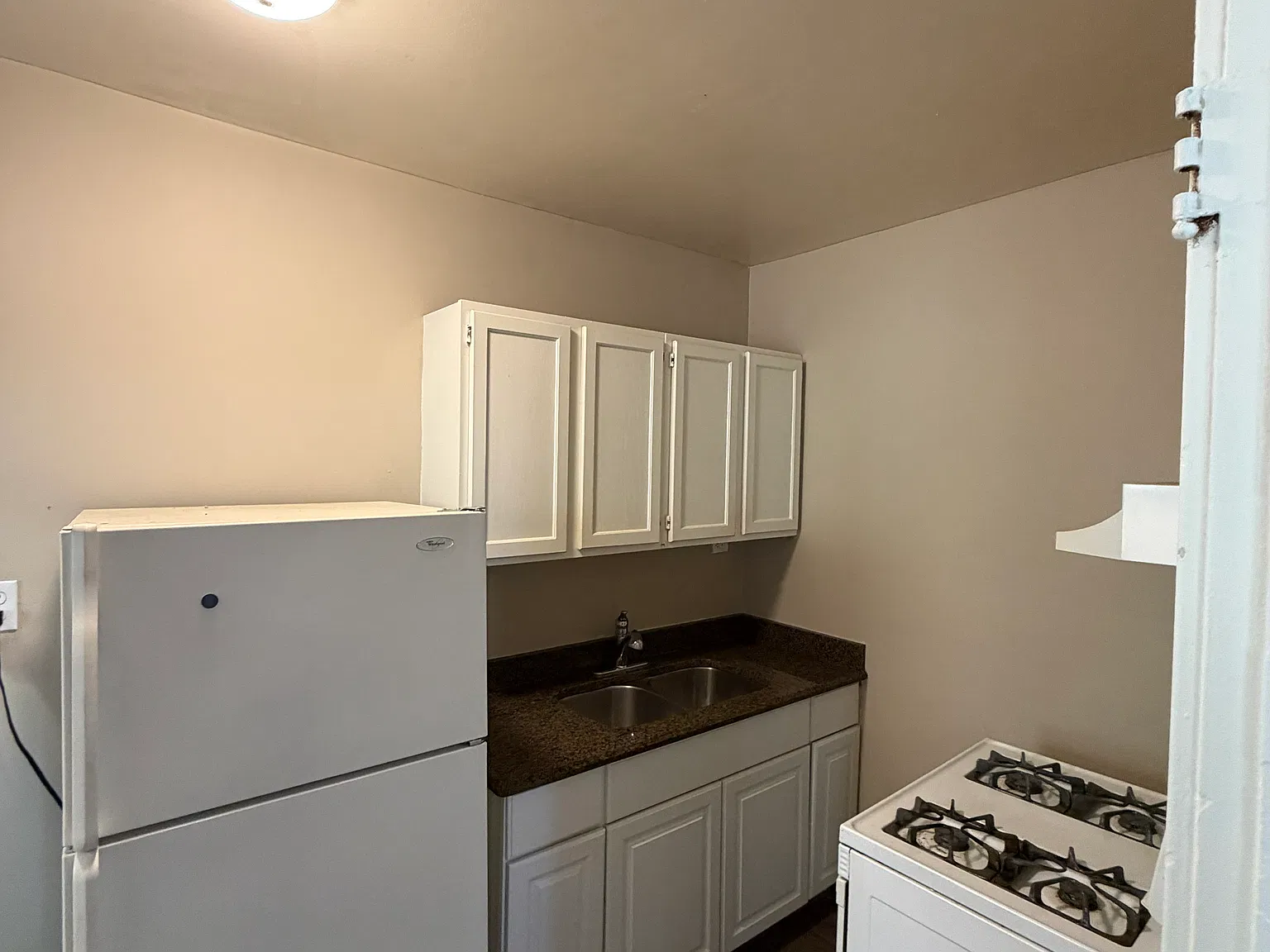 1 bed, $1,160 — Photo 4