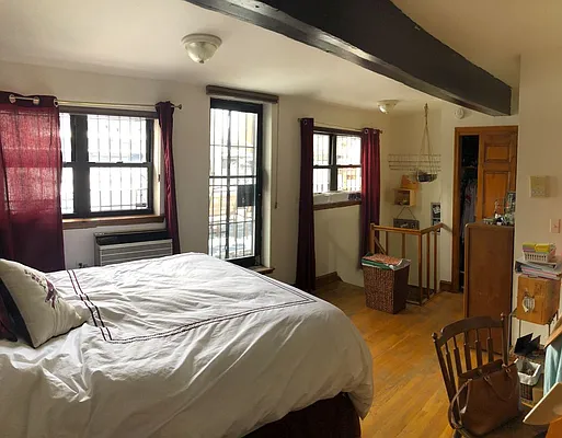 Rented by Your Vanity Realty | media 17