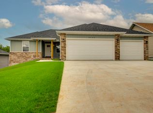 4402 N Shirley Ave, Springfield, MO 65803