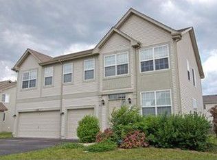 618 W Hamlin Ln, Round Lake, IL 60073