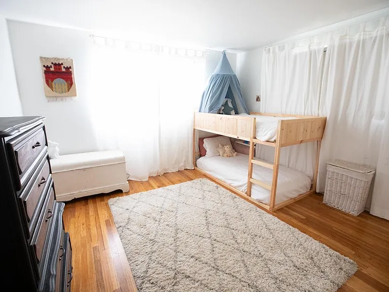4019 S Olympic Way — Photo 17