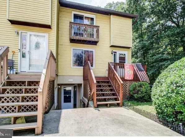 11430 Laurelwalk Dr #B-72, Laurel, MD 20708