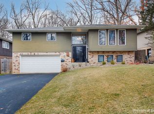 42 W Eureka Dr, Lemont, IL 60439