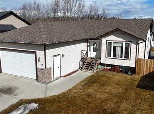 1527 41st St, Edson, AB T7E0A5