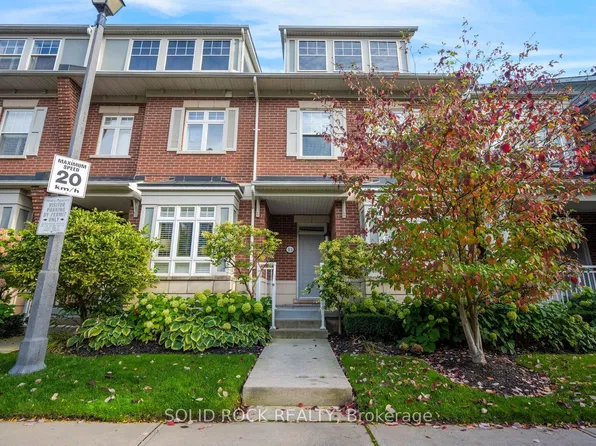 13 Compass Way, Mississauga, ON L5G 4T8