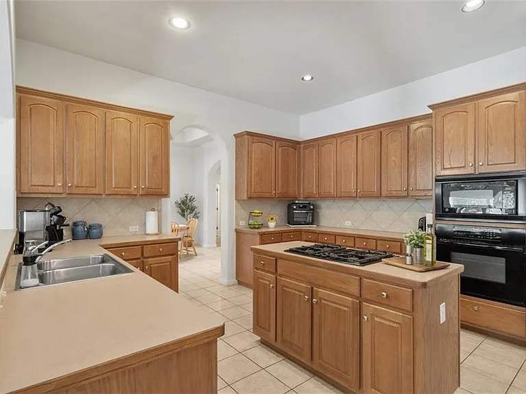 2101 Aaron Ross Way — Photo 11