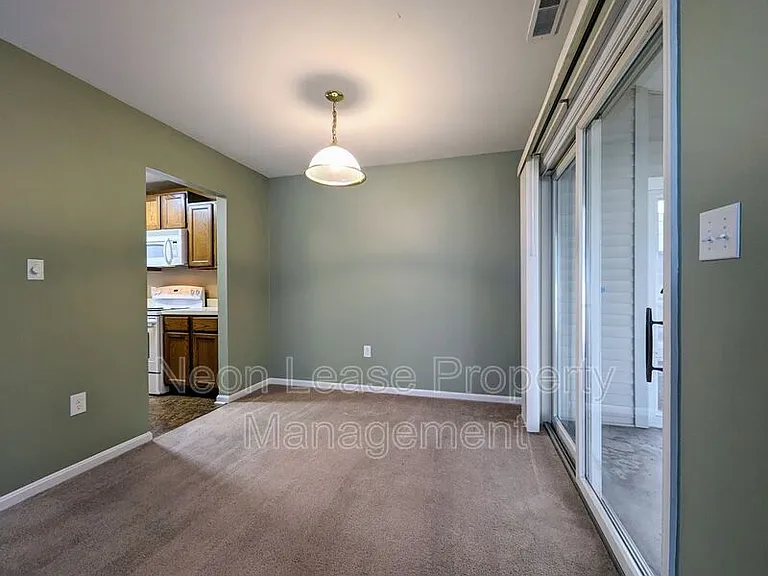 406 Franklin St — Photo 7