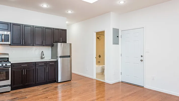 Rented by Nooklyn NYC LLC | media 9