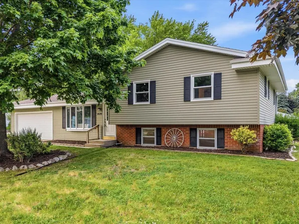 1620 1st AVENUE, Grafton, WI 53024