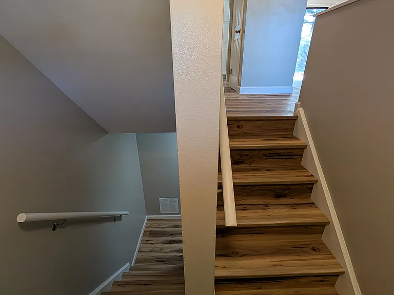 215 Parkwood Dr #MAIN — Photo 2