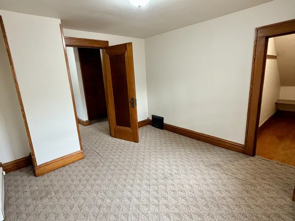 1251 Walnut St #A, Oshkosh, WI 54901