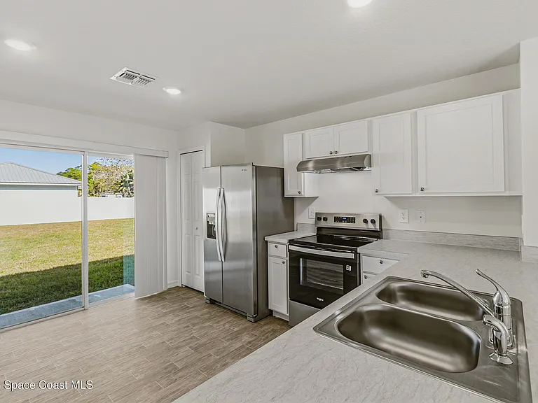 511 Trumpet St SW — Photo 14