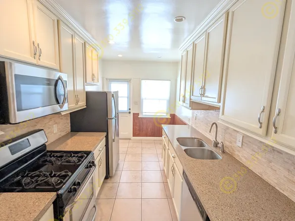 2400 Grandview Ave, Venice, CA 90291