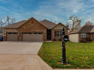 4428 W Forest Ridge Rd, Brookline, MO 65619