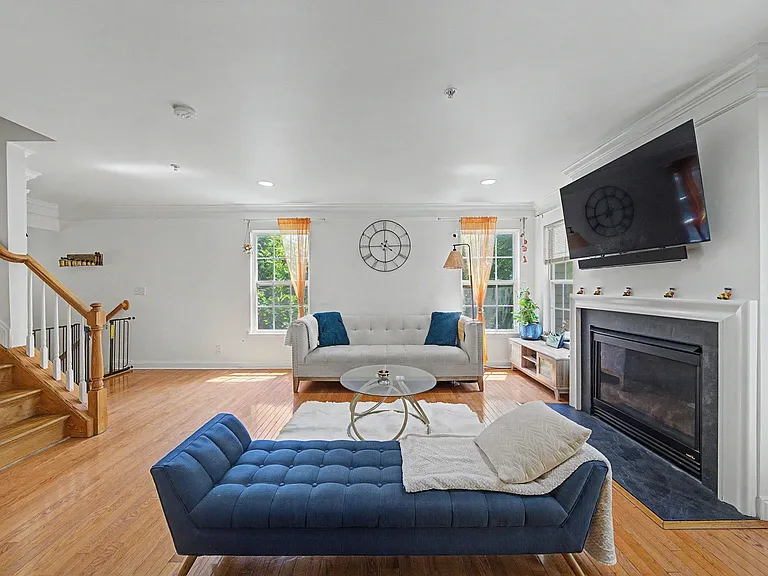 180 Blue Heron Dr #180 — Photo 5