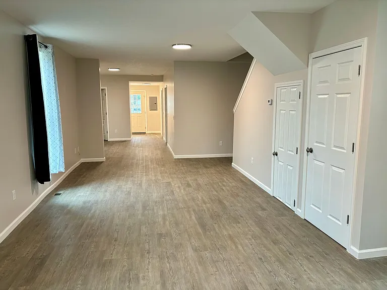 925 W Market St — Photo 4