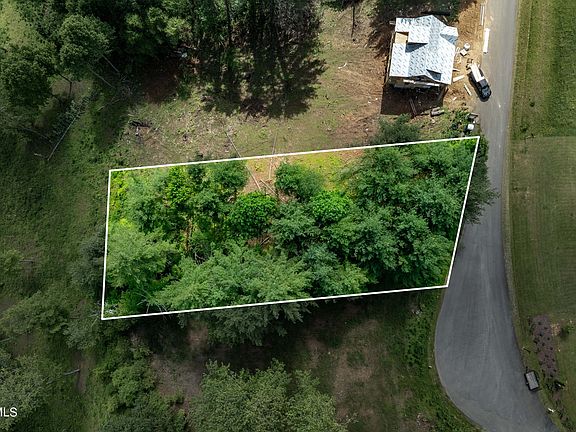 3rd image of 60 Laurel Way