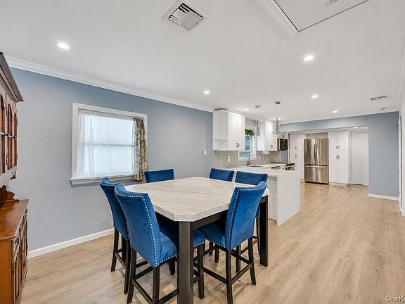 4th image of 186 W 4th Street