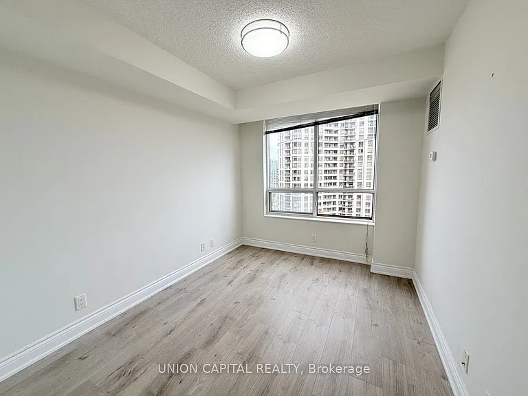 78 Harrison Garden Blvd #1007 — Photo 13