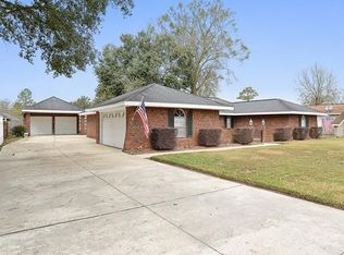418 River Oaks Dr, Destrehan, LA 70070