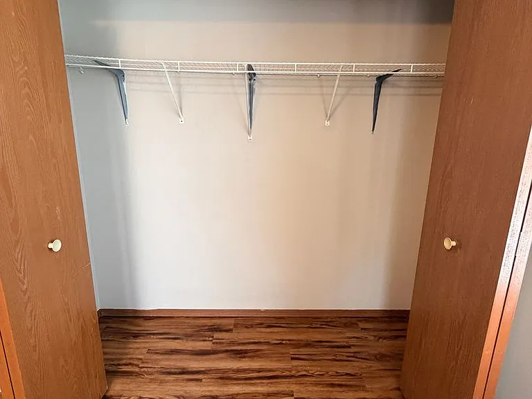 1030 E Walnut St — Photo 14