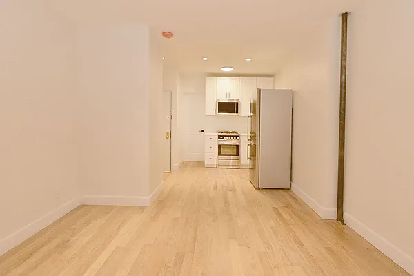 Rented by Weinstein Realty Group | media 11