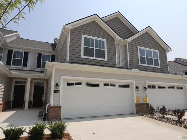 1402 Salt Springs Dr, Saline, MI 48176