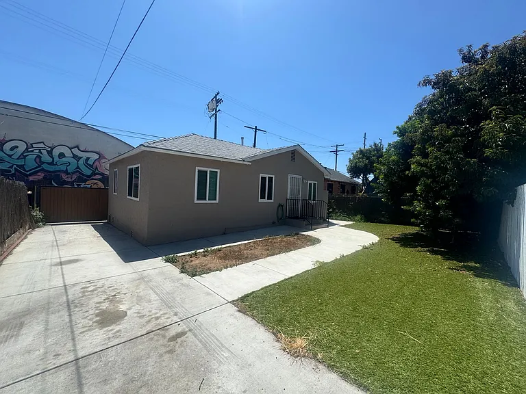 2129 National Ave — Photo 3