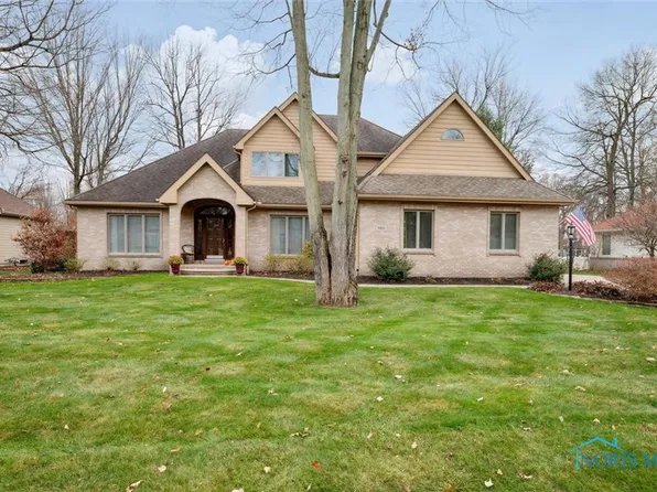 9015 Sand Ridge Dr, Holland, OH 43528
